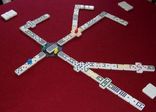 Regole per giocare il gioco del domino treno messicano