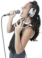 Come aiutare il vostro suono vocale meglio quando si canta