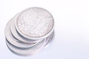 Come trovare il valore di vecchi dollari d'argento