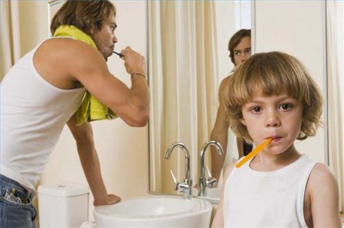 Come mantenere i bambini lavarsi i denti
