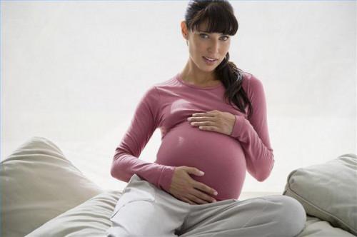 Come evitare il mal di schiena durante la gravidanza