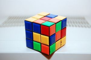 Come finire un cubo di Rubik il modo più semplice