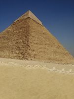 Come trovare l'Area della Base di una piramide