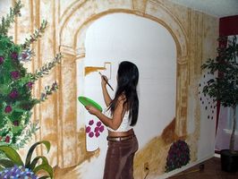 Come dipingere un albero murale per una stanza